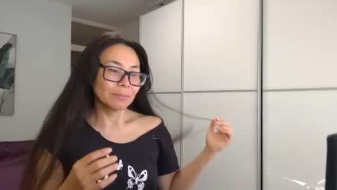 elaramuse_ online show from 30, 7, 2026