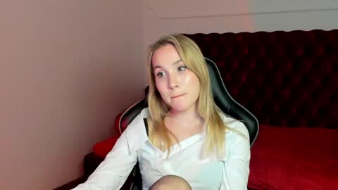 elaravoltage online show from 27, 5, 2026