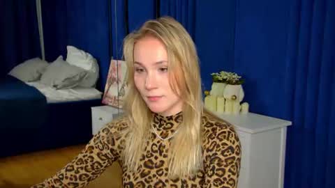 Snapshot of elaravoltage chatting on 7, 7, 2026 elaravoltage online show from 7, 7, 2026