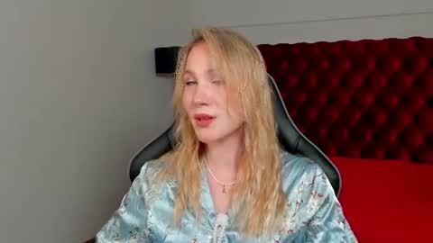 Snapshot of elaravoltage chatting on 17, 7, 2026 elaravoltage online show from 17, 7, 2026
