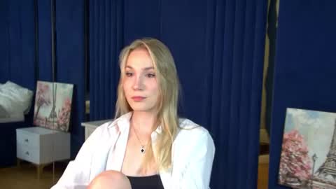 Snapshot of elaravoltage chatting on 2, 8, 2026 elaravoltage online show from 2, 8, 2026
