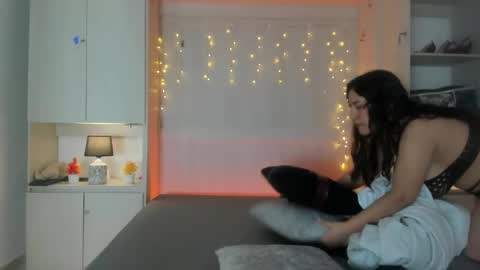 elarey_ online show from 28, 4, 2026