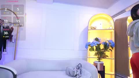 Snapshot of elasummeer chatting on 3, 10, 2025 Elasummeer online show from 3, 10, 2025