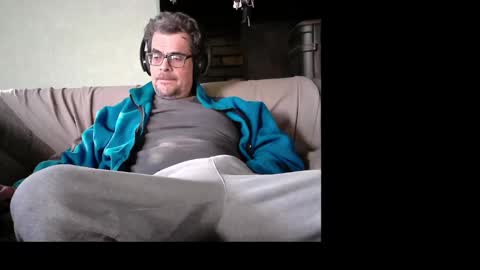 Snapshot of eldonan chatting on 3, 2, 2025 Nando online show from 3, 2, 2025