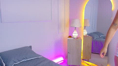 Snapshot of electrascot chatting on 3, 12, 2025 ELECTRA online show from 3, 12, 2025