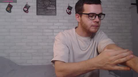 Snapshot of electric_smile chatting on 3, 1, 2025 Alex online show from 3, 1, 2025