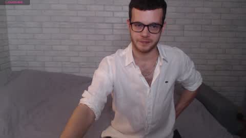 Snapshot of electric_smile chatting on 5, 1, 2025 Alex online show from 5, 1, 2025