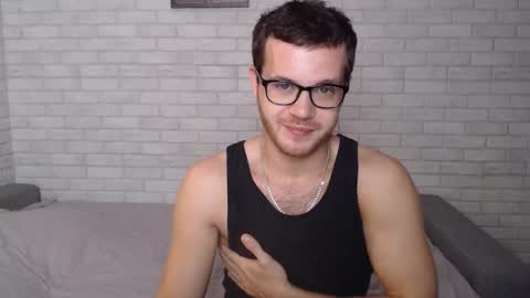 Snapshot of electric_smile chatting on 10, 10, 2025 Alex online show from 10, 10, 2025