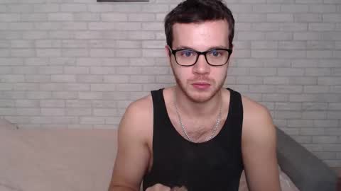 Snapshot of electric_smile chatting on 21, 10, 2025 Alex online show from 21, 10, 2025