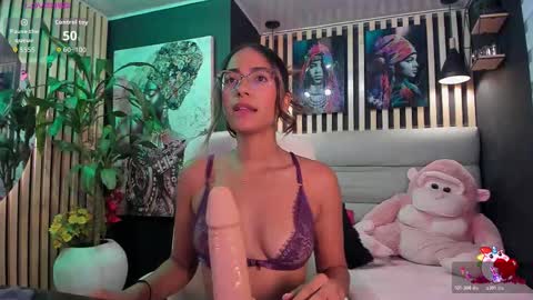 Snapshot of elegant_rouse chatting on 19, 11, 2025 Rouse online show from 19, 11, 2025