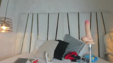 Elena online show from 20, 4, 2026