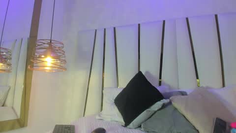 Elena online show from 24, 4, 2026