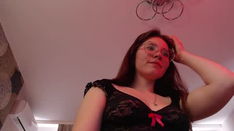 Elena online show from 23, 4, 2026
