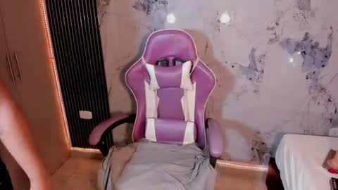 elena_wolff online show from 25, 6, 2026