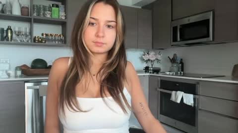 Elena online show from 28, 5, 2026