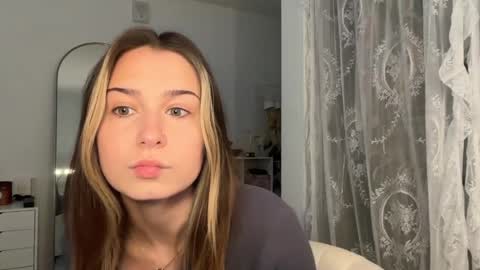 Elena online show from 3, 6, 2026