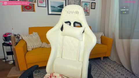 Snapshot of elenalooove chatting on 27, 12, 2024 Elena insta yourdream 1ove online show from 27, 12, 2024