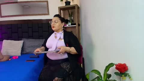 elenna_boobs_ online show from 25, 3, 2026