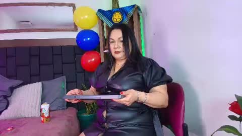elenna_boobs_ online show from 3, 7, 2026