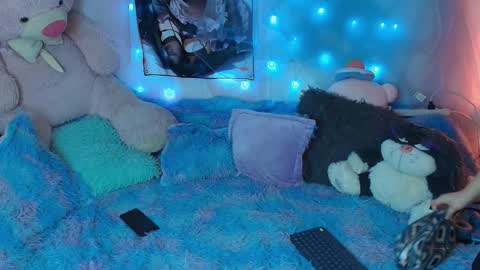 miu  online show from 12, 10, 2025