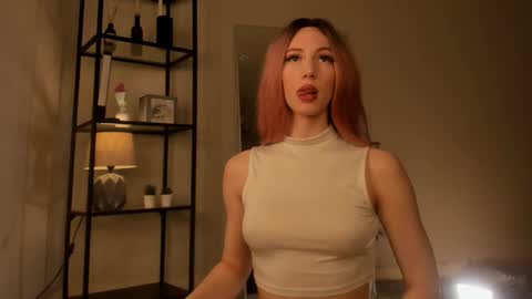 Snapshot of elfiecollins chatting on 16, 11, 2025 Elfie online show from 16, 11, 2025