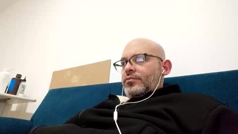 Snapshot of elgrande85 chatting on 2, 3, 2026 elgrande85 online show from 2, 3, 2026