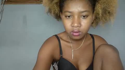 elia011 online show from 8, 2, 2025