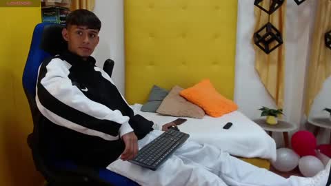 E L I A S online show from 5, 3, 2025