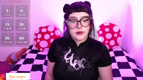 Snapshot of elicecooper chatting on 10, 11, 2025 Elice Cooper new account online show from 10, 11, 2025