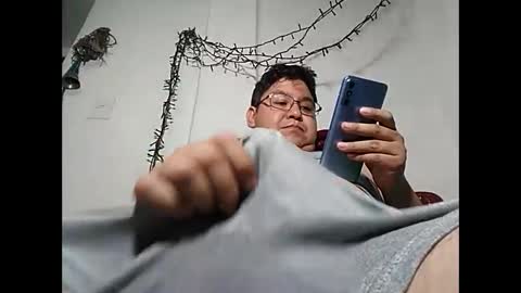 Snapshot of elimposstor chatting on 3, 12, 2024 elimposstor online show from 3, 12, 2024