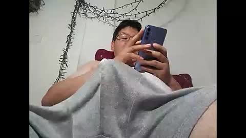 Snapshot of elimposstor chatting on 9, 12, 2024 elimposstor online show from 9, 12, 2024