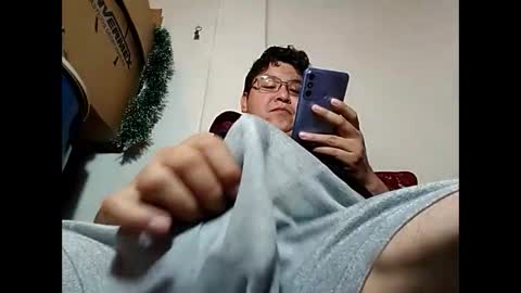 Snapshot of elimposstor chatting on 31, 12, 2024 elimposstor online show from 31, 12, 2024