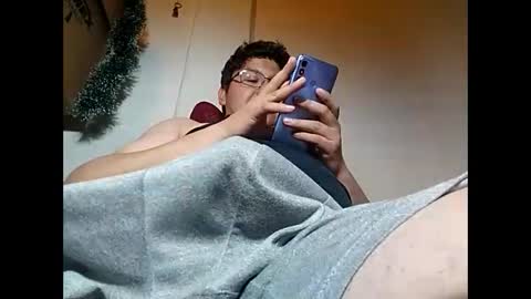 Snapshot of elimposstor chatting on 12, 1, 2025 elimposstor online show from 12, 1, 2025