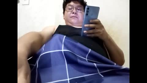 Snapshot of elimposstor chatting on 1, 10, 2025 elimposstor online show from 1, 10, 2025