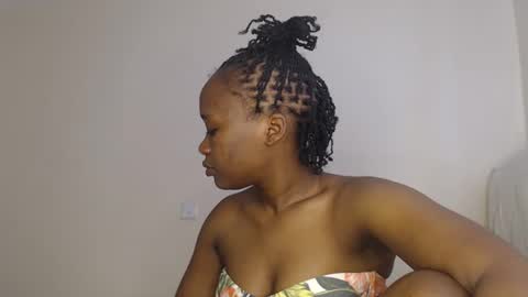 Snapshot of elina_gee chatting on 24, 9, 2025 elina_gee online show from 24, 9, 2025