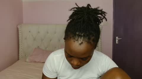 Snapshot of elina_gee chatting on 18, 1, 2026 elina_gee online show from 18, 1, 2026