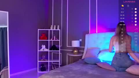 Elina online show from 24, 9, 2025