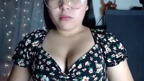 Snapshot of elinaax chatting on 20, 10, 2025 Elina online show from 20, 10, 2025