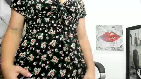 Snapshot of elinaax chatting on 12, 11, 2025 Elina online show from 12, 11, 2025