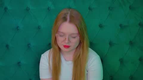 elinavale online show from 23, 4, 2026