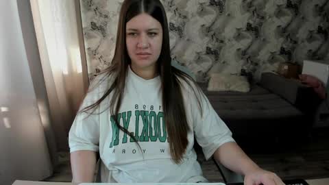 Aletta Oushen online show from 8, 4, 2026