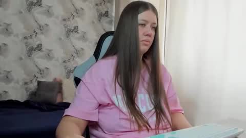 Aletta Oushen online show from 25, 4, 2026