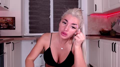 elisabeth_jason online show from 1, 2, 2025