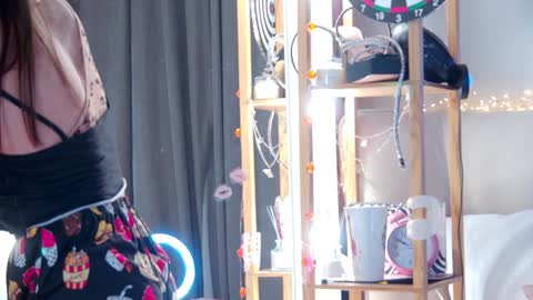 ElisabethDavis online show from 25, 1, 2025