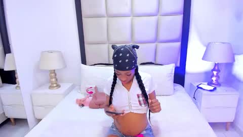 Snapshot of elisabettamonroy chatting on 29, 10, 2025 elisabettamonroy online show from 29, 10, 2025