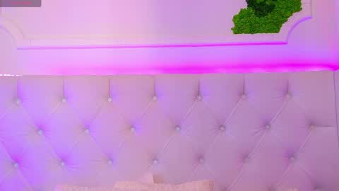 ElisaCharm online show from 25, 4, 2026