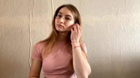 Snapshot of elisebetancur chatting on 16, 4, 2026 Elisabet online show from 16, 4, 2026