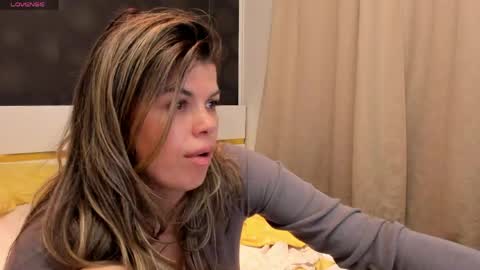 Snapshot of elisetyler89 chatting on 7, 5, 2026 Elly online show from 7, 5, 2026