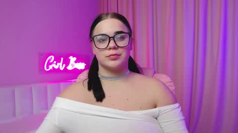 Snapshot of elissstoun chatting on 4, 2, 2025 ElissStoun online show from 4, 2, 2025