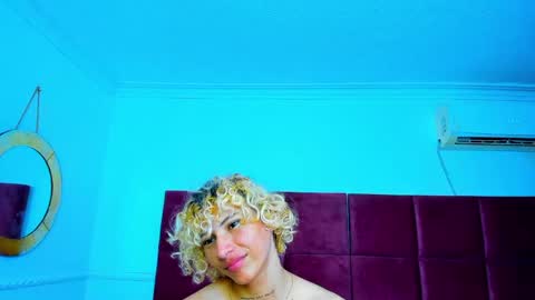 Snapshot of elite__models chatting on 28, 5, 2026 Valentino Konny y Jhon online show from 28, 5, 2026